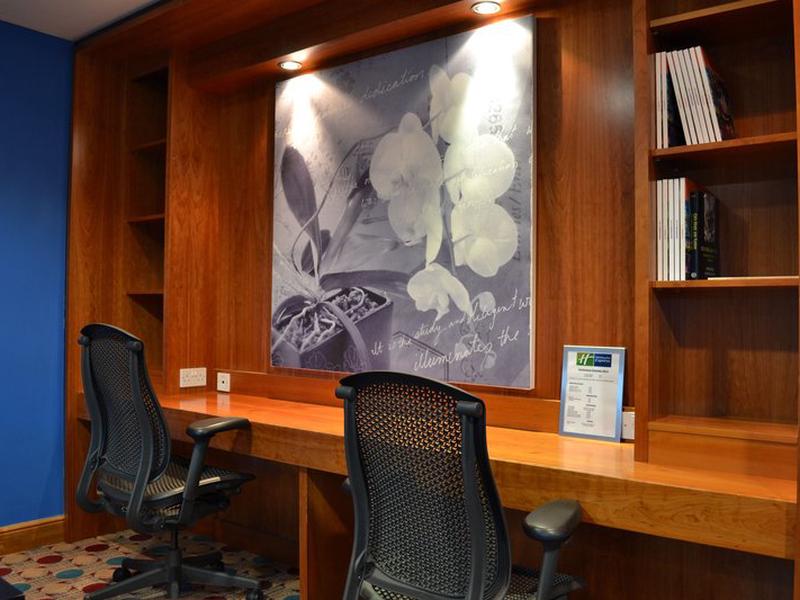 20D95ED6BAB9143E7663059430EC40F9