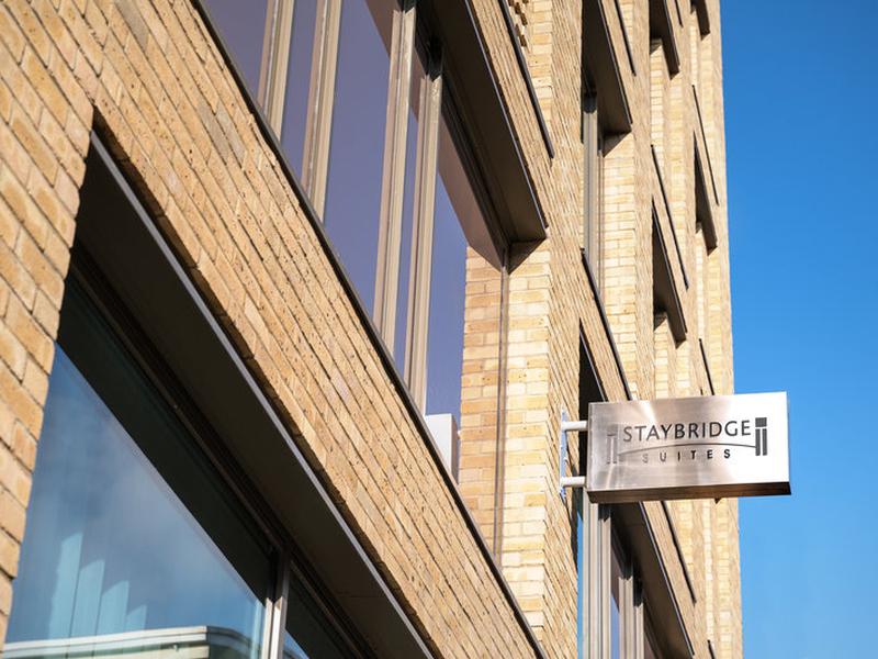 173E5ECD987F9341D0813AE564DFBE3A