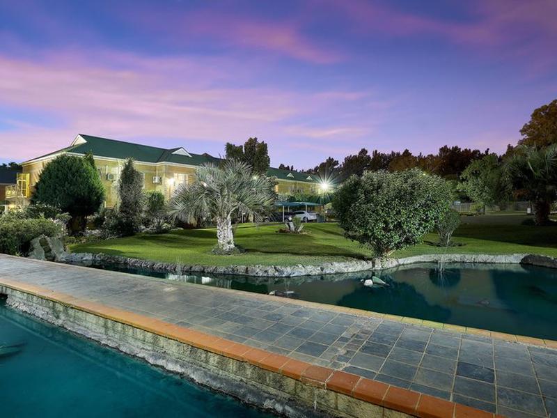 37D61DB19993A3313C8783DD1450926F