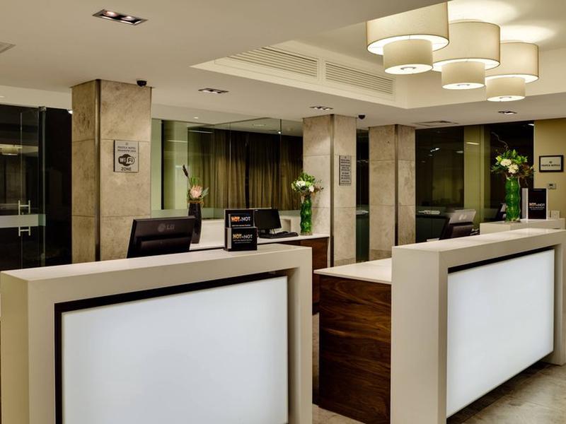 AAC6A9E8C60F32E398D6DF63D019090F