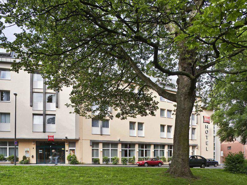 E29D0215DF3C557D1FB0BEABD27A1ADC