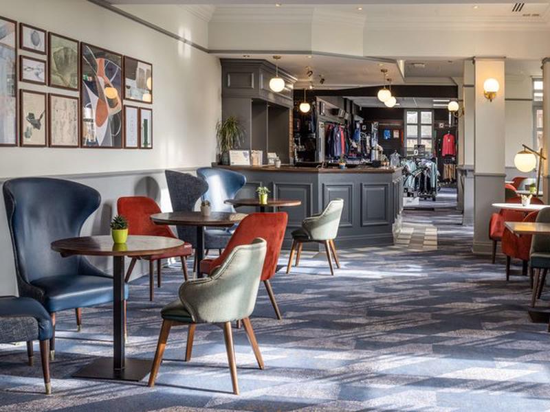 A15E25359F7844A2ACCE7D0E6D870DD1