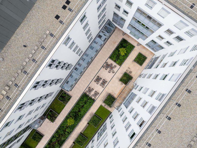 FC75CD326FB440F00AAEEDD37444B698