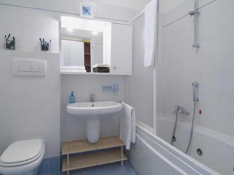 1E5BCCAC0B45198053E8A70C540047EE