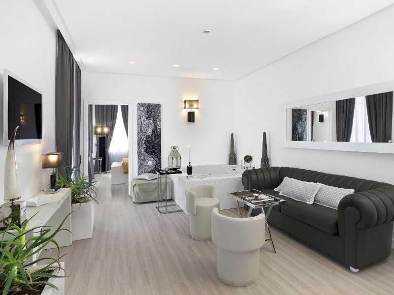 2455C3FD220D759C1F1D684053564EE4