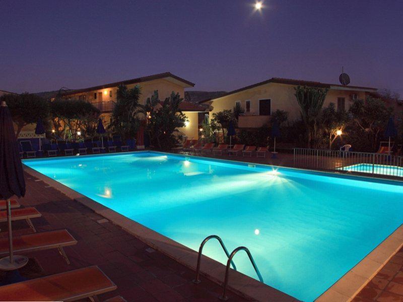 16E8BE234142F5E342768D35C1FDBBC2