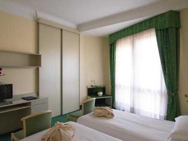 83C5232095D4669627D5B2F752CEABEB