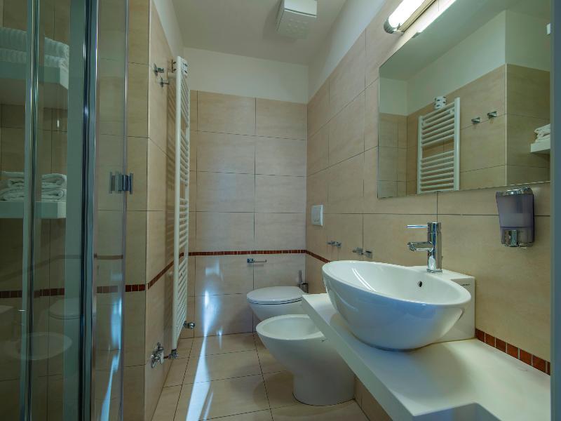 6FCDA9DFC757B664AE93A41D4C7E37AF