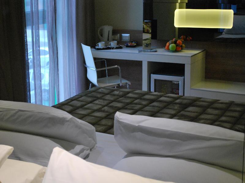 9BDD2FB45E56B2293B1D2D49F1509D7E