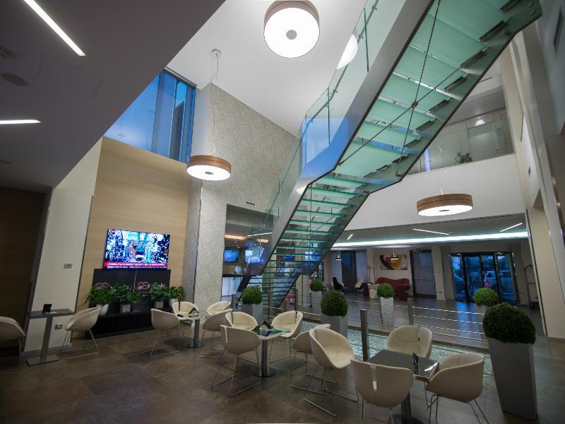 F7335D71418C49AC4518349C32571D11