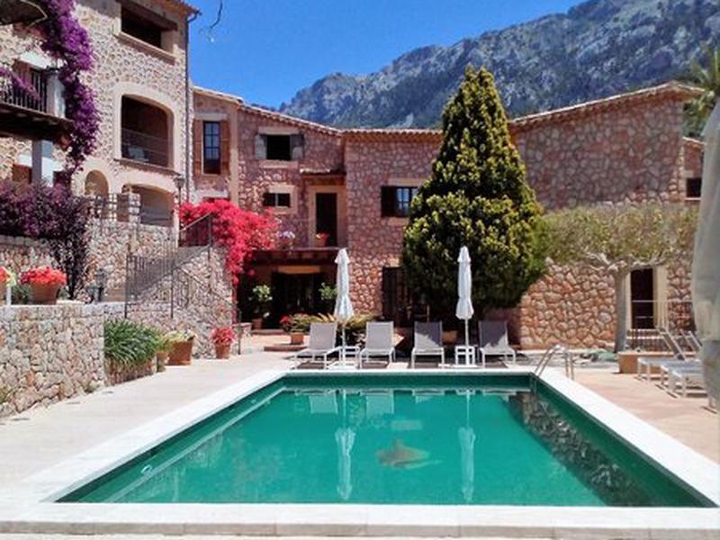 B3602C747E957FDCC360759849AE80C2