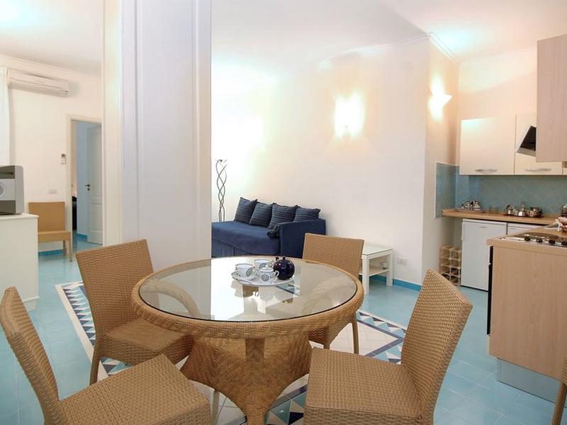 E09BC7D4A4B4FCBD6599B5CA297B80CB