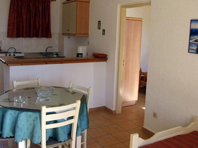 3BA0F7A39D6E0F90893224B894D32368