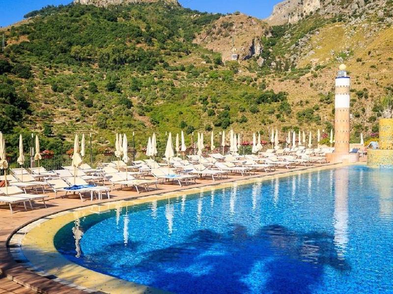 2DFF7AF2F5D38AEEC4A2F8E1B02175D8