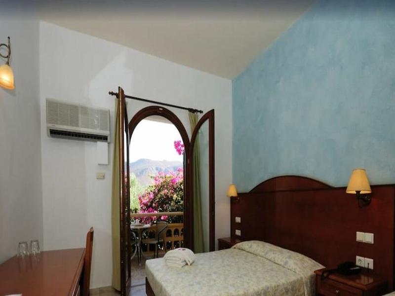 CCEEFBFB1AC61E43169D49B2B263DD23