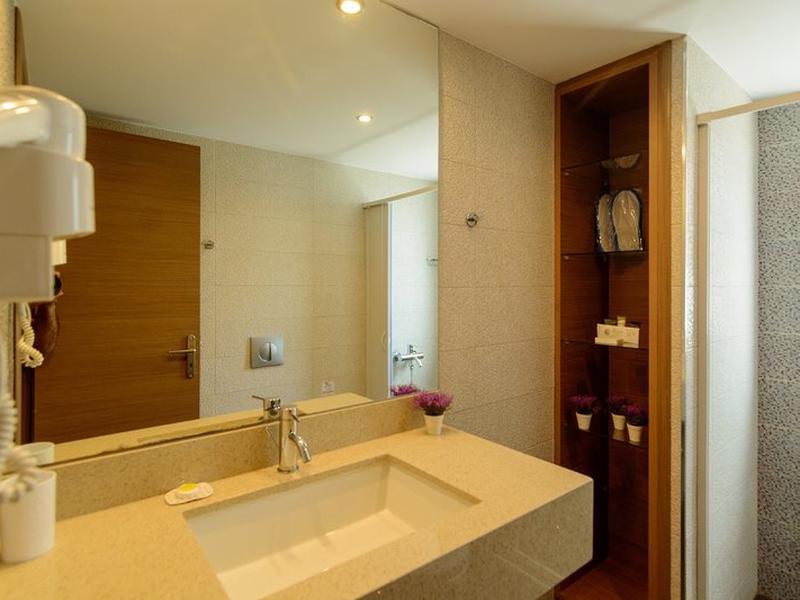 113E266C1C5B0BFC17756A291D735CCD