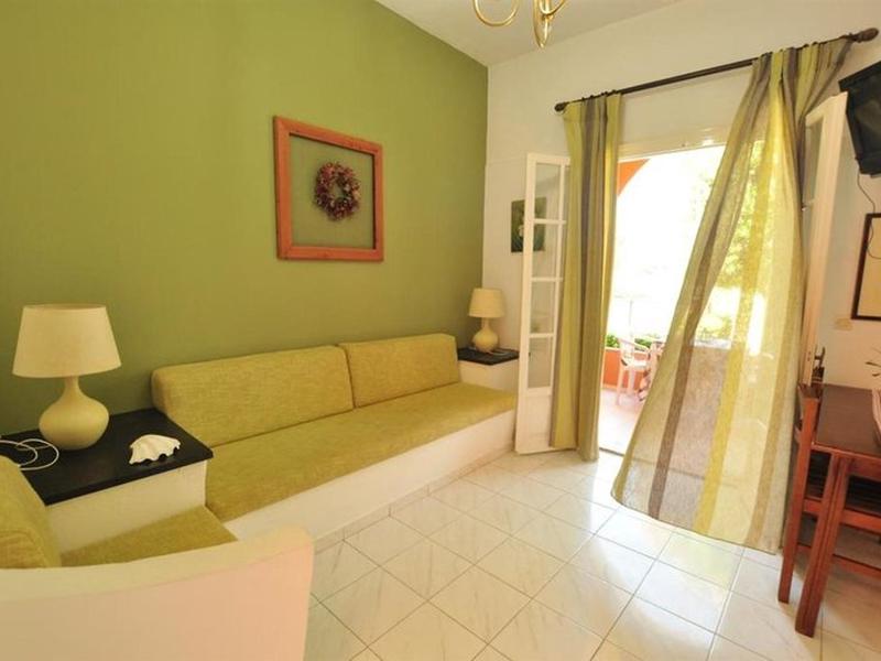 ACDC12FB62C1032C09998B668DDDFA45