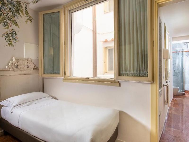 09CF528B7E1572E425552D3F0391FCF4