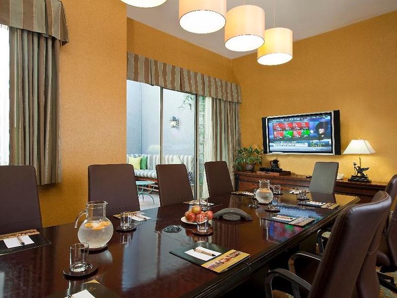 22F36E7FF99EC82E77B85D49466C3055