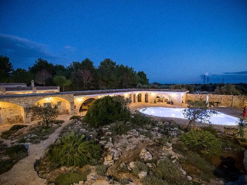 6B5DA5BC01F818339BD88A99A5CCA779