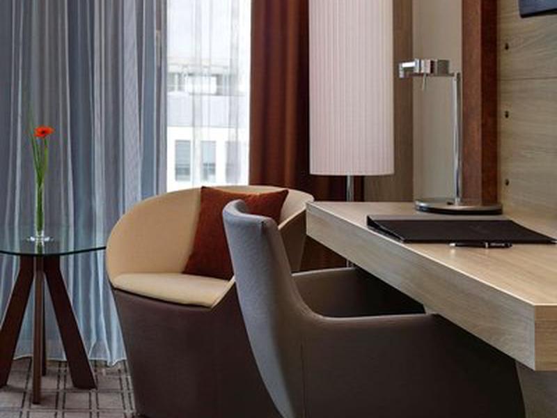 3BD63153DE275FF5CAC34803352BEC83