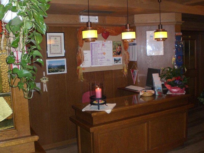 8E9C51671A09DA1B3FF3AB15DA8723EB