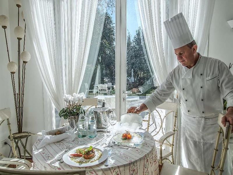 51A2B7F81B7642F6175BA19C15B392F3