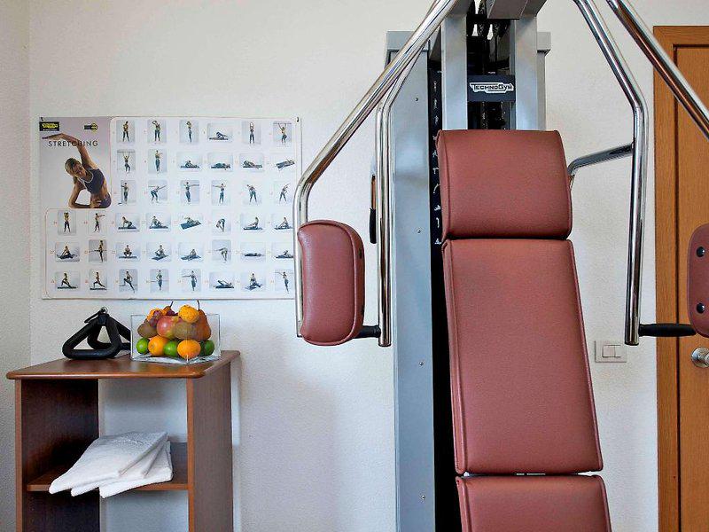 AC94BBD33DF81E3DA0088906BFF0AFFB