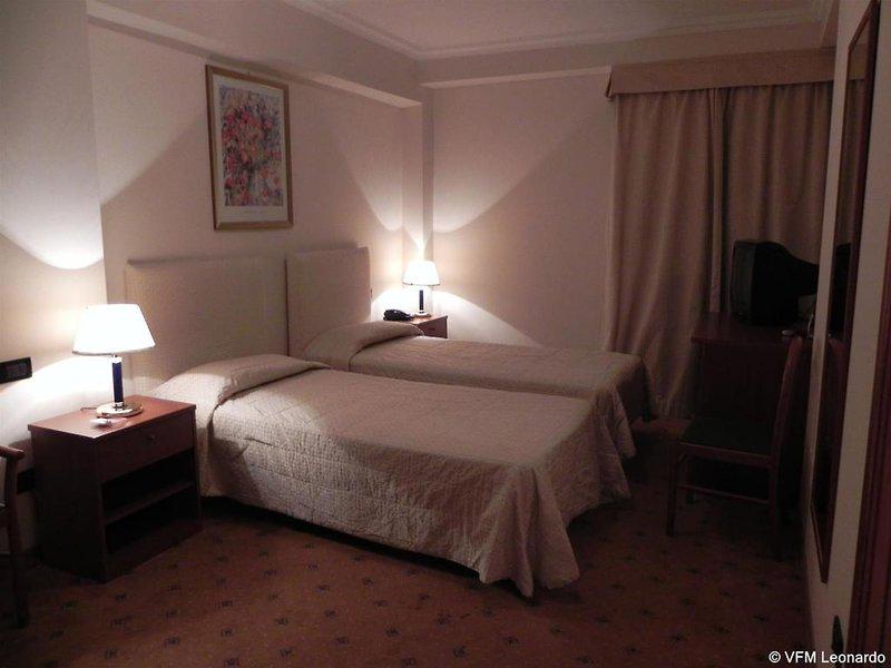 487F84ECE00B7F5FE94E77D3788E2131