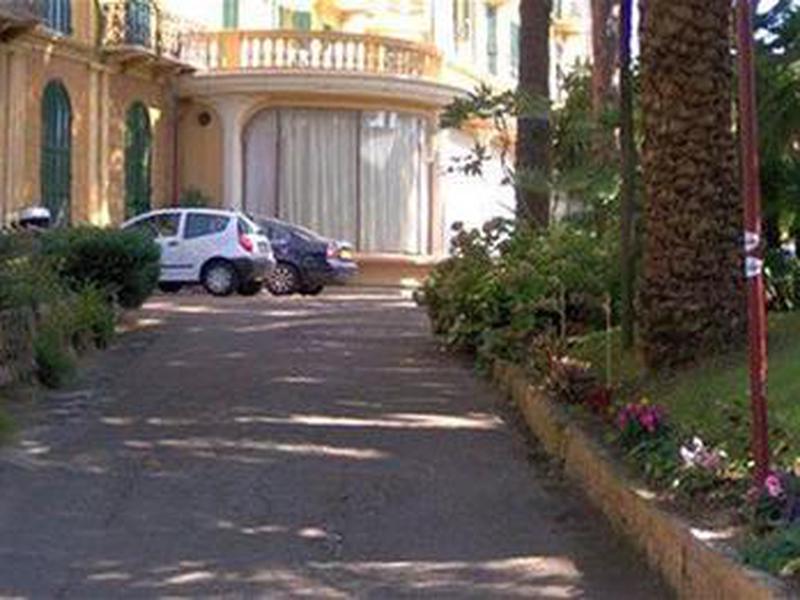 9D07CACF502CEE3D27D4DA075AAA7924