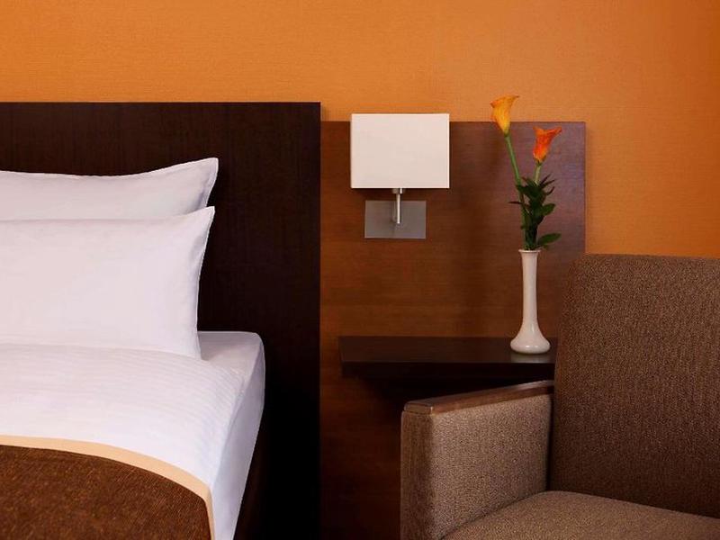 EB10EE8B69FAF06E3F7EA2FF8EE7D843