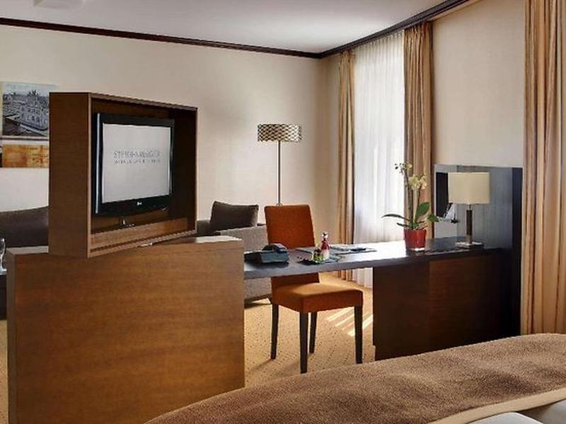 B6EFB48ABBBE138EC8FE82129C374D83