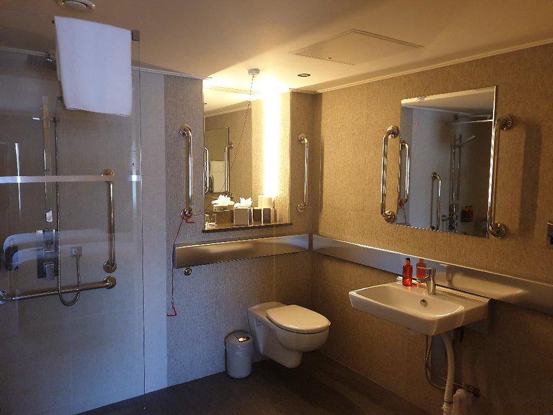 1A120B9821603A217265D06DE25F25E0