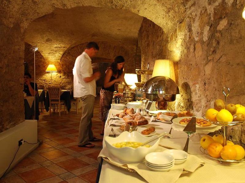 E0EDC68FB2F582DA7EE99581237BFFA8