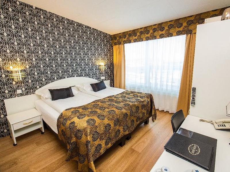 817C1E5513AFAA57DEF659C6BB4B2D92