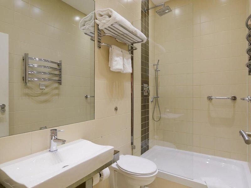 E02995D36C65683E026A2522EE131F44