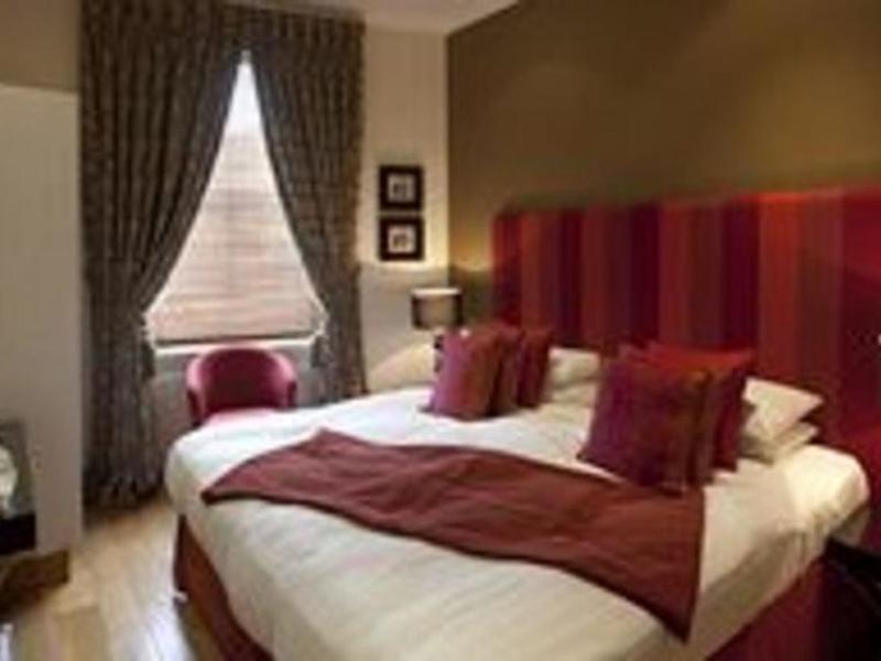 81336BE8926AAA1A88A4E28BEB070E7F