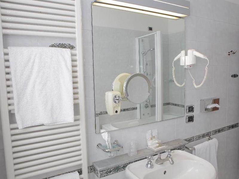 1E15A0A5CB95F92536F1579FDD1256A9