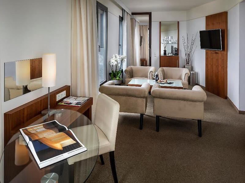 5249DA606B9C90124DDBC515D6FCD05B