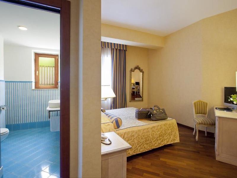 C542B8DED348F88C97314FF2E564D5D2