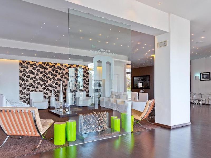 F9BA1762A4252F7EAB8F4763B0125887