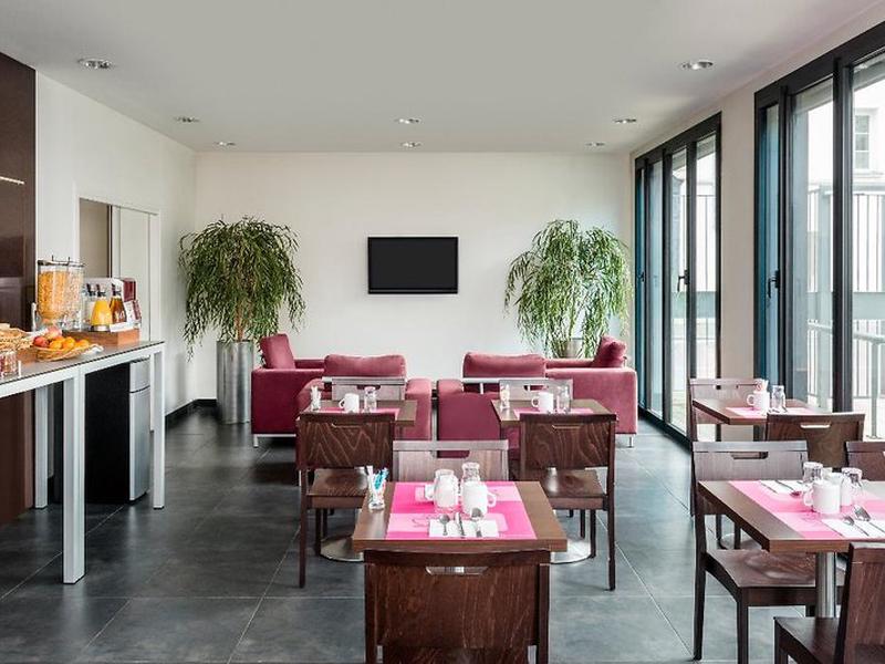 C66B039D99D94143C712D0614FBF617A