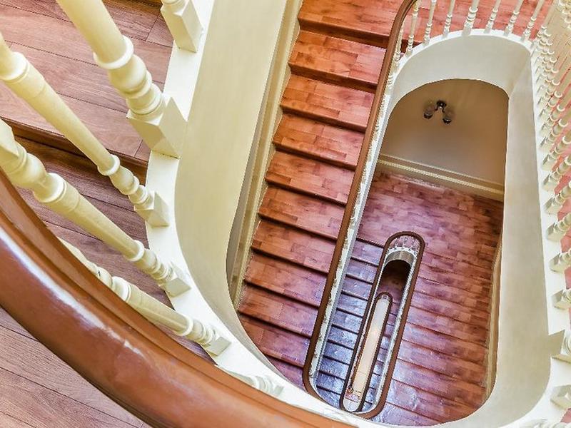 F53698E93F1F92AD1EE75565CE63CD83