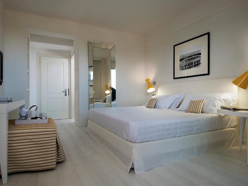 F6078ECF8D34F46CA2262BF2FBB406A3