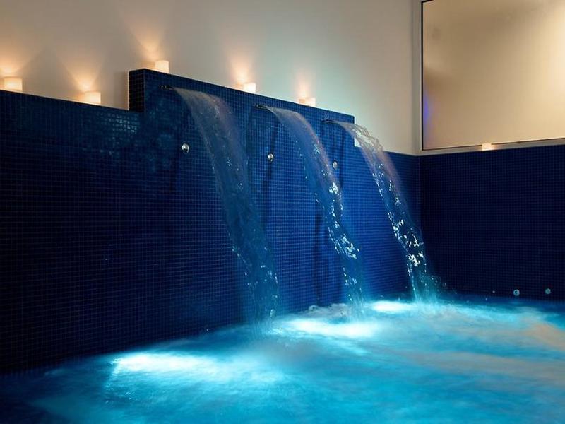 7DCE33B71E590F4152352E5BCADC0E00