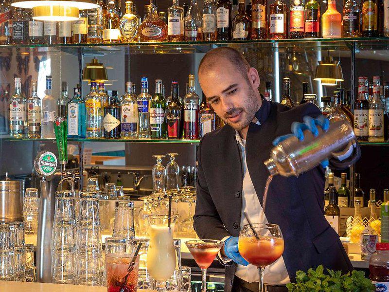 87F2AAA760C4D83C1E3D6E5AFE10D924