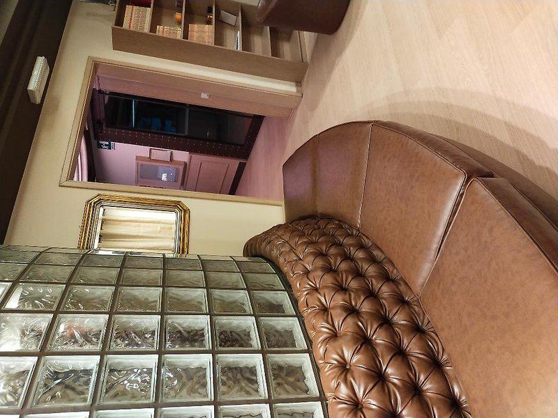 861AD708BF9CD92556321D201240B474