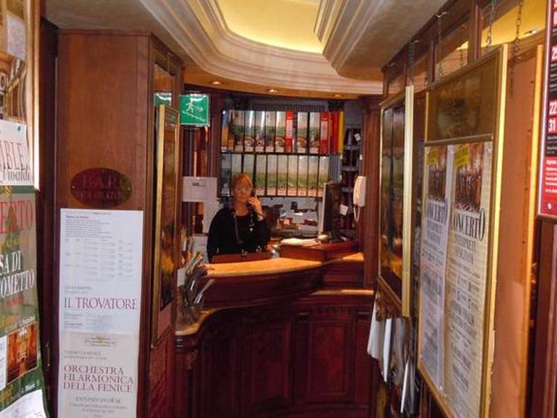 CEA999C15336E30A68C45E3AB2327504