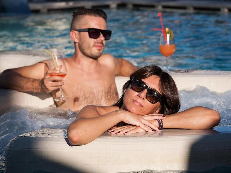 27EAEF7B5409F658E4DD5D55936FE375