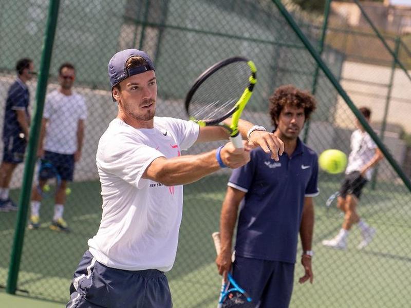 ECB612CD1C8625562A65CD29FEFF4D23